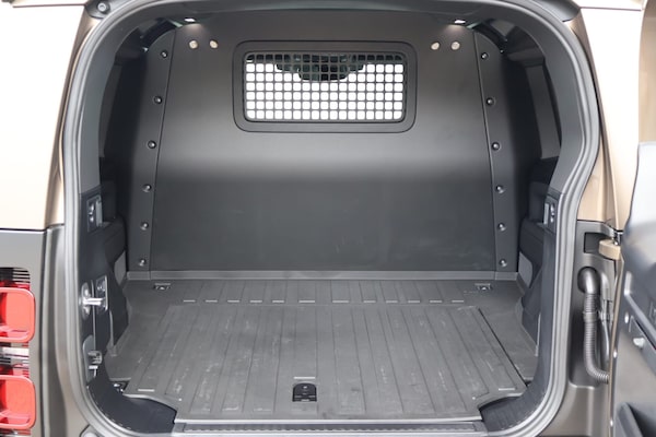 Used Land Rover Defender 90 2025 for sale - 75426539: Photo 29