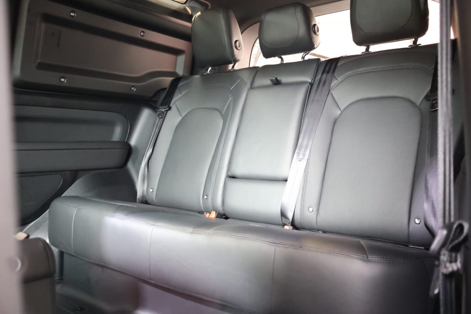 Used Land Rover Defender 90 2025 for sale - 75426539: Photo 32