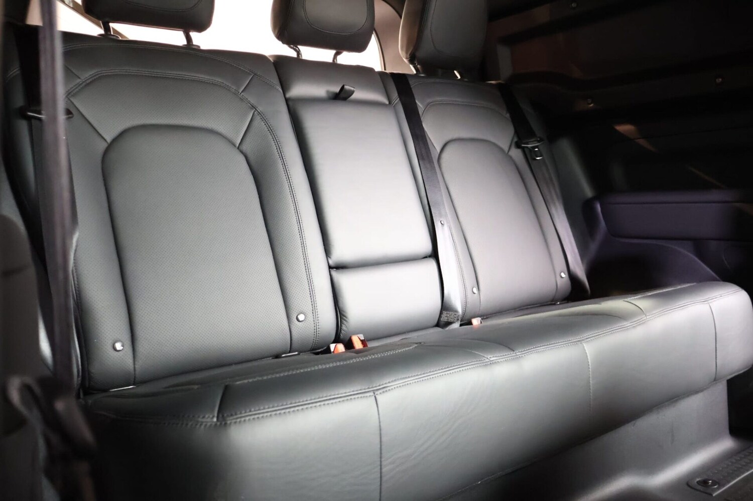 Used Land Rover Defender 90 2025 for sale - 75426539: Photo 33