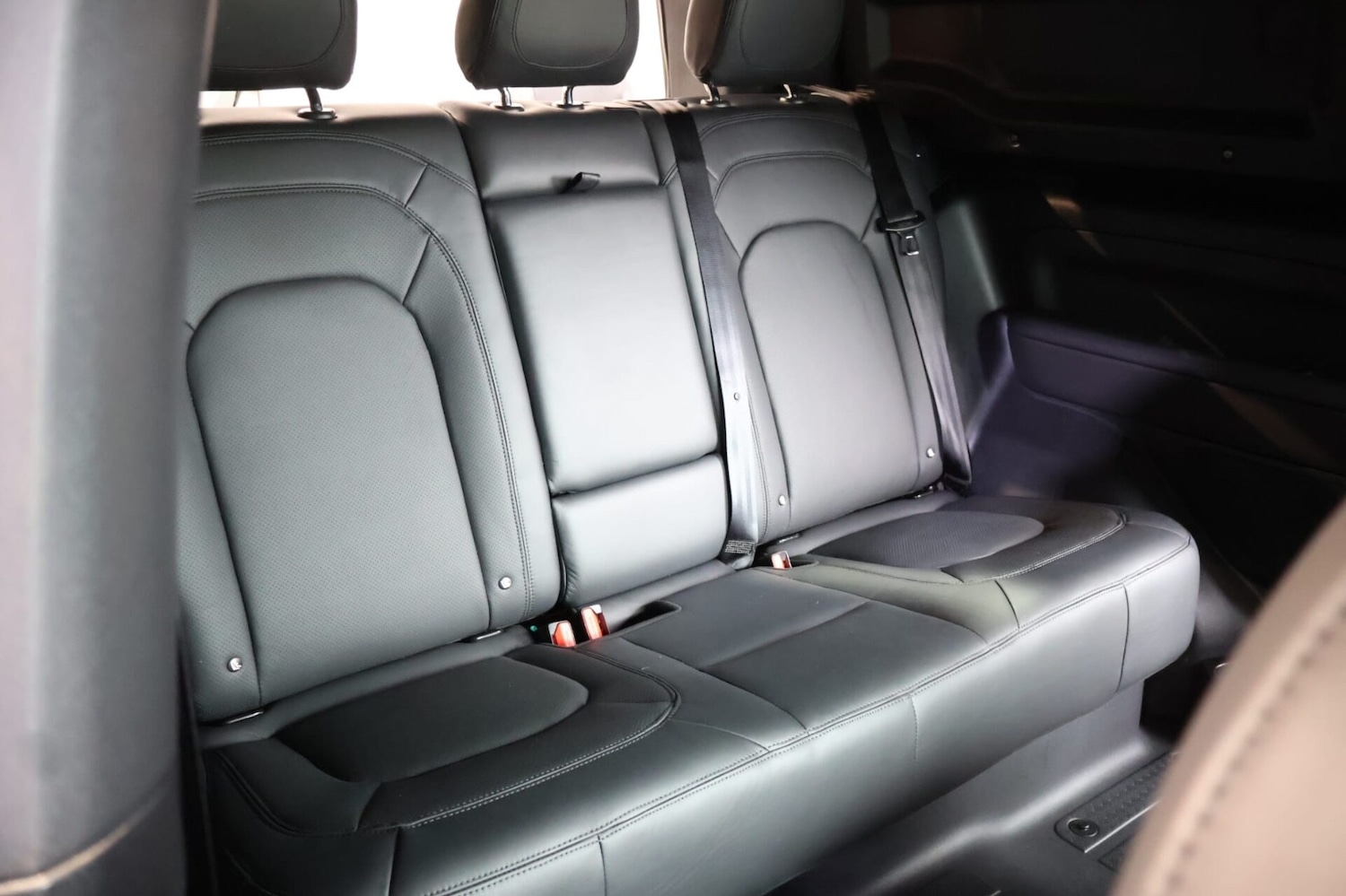 Used Land Rover Defender 90 2025 for sale - 75426539: Photo 34