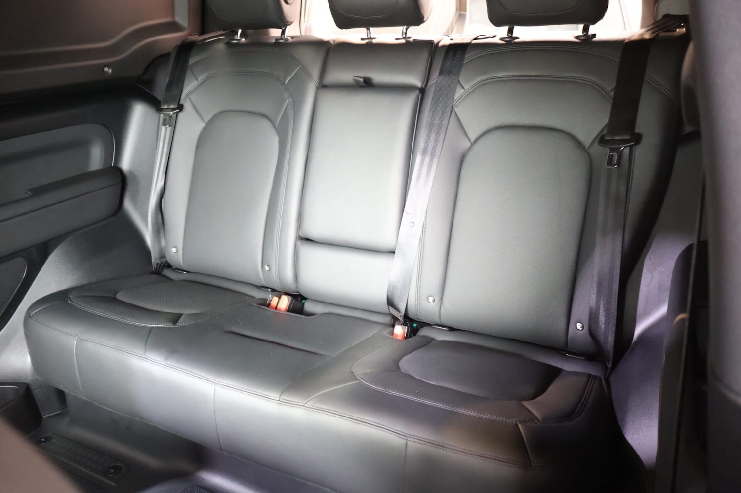 Used Land Rover Defender 90 2025 for sale - 75426539: Photo 36