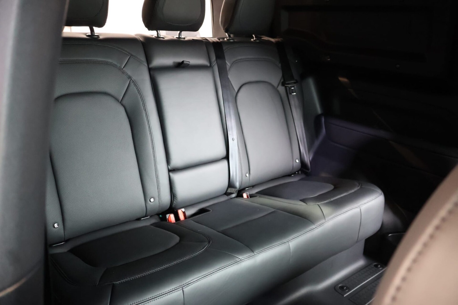 Used Land Rover Defender 90 2025 for sale - 75426539: Photo 38