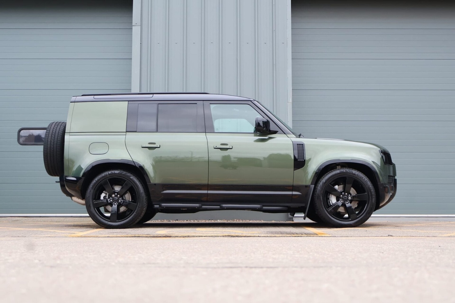 Used Land Rover Defender 2026 for sale - 77689397: Photo 4