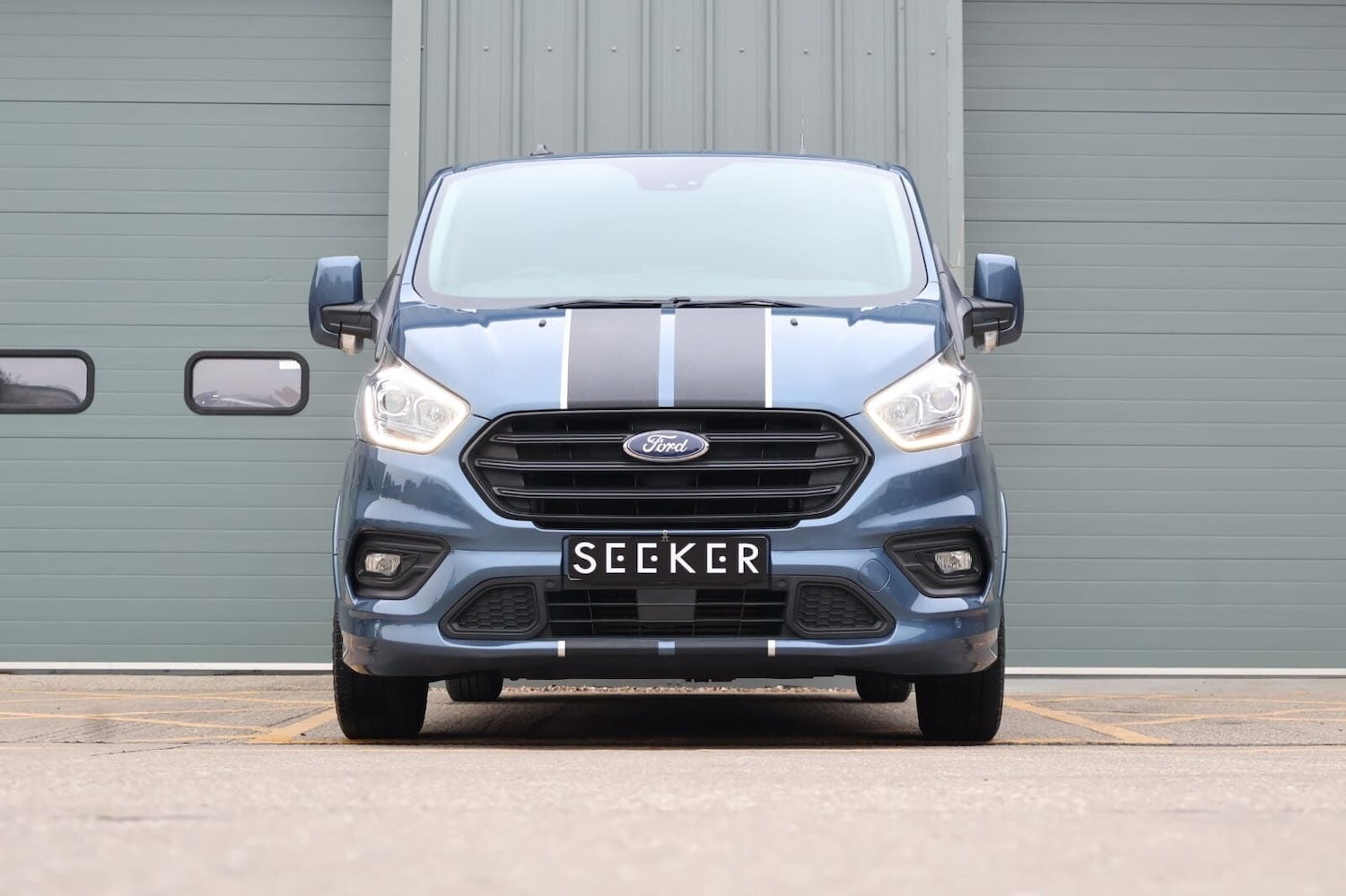 Used Ford Transit Custom 2023 for sale - 77666045: Photo 2