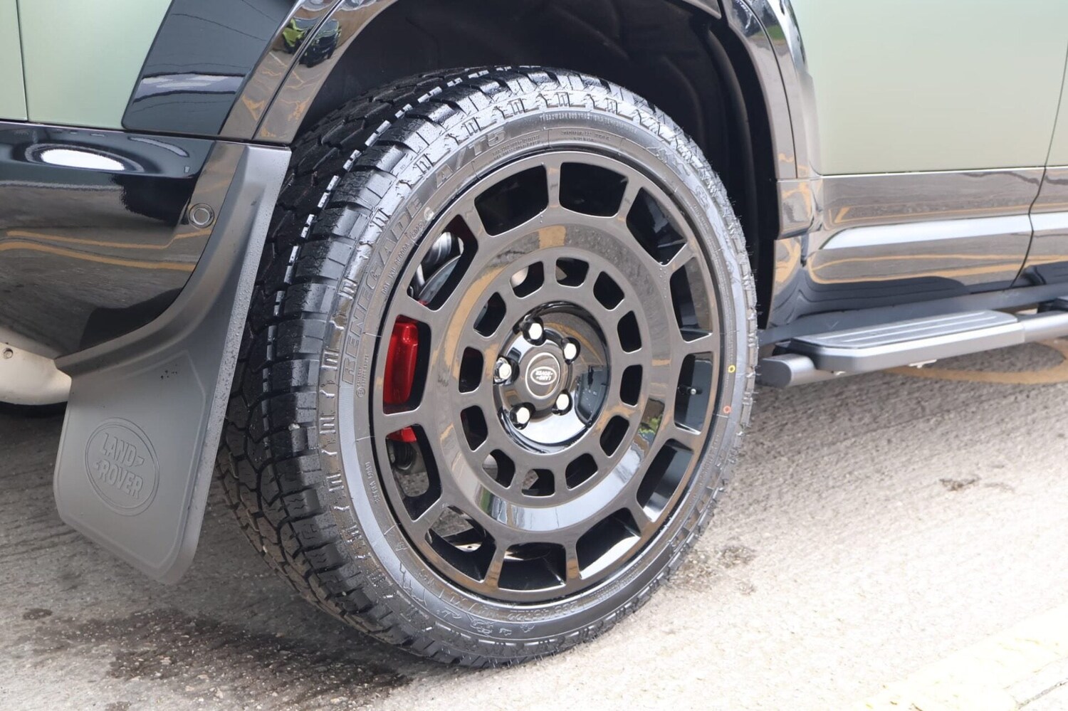 Used Land Rover Defender 110 2026 for sale - 77915550: Photo 14