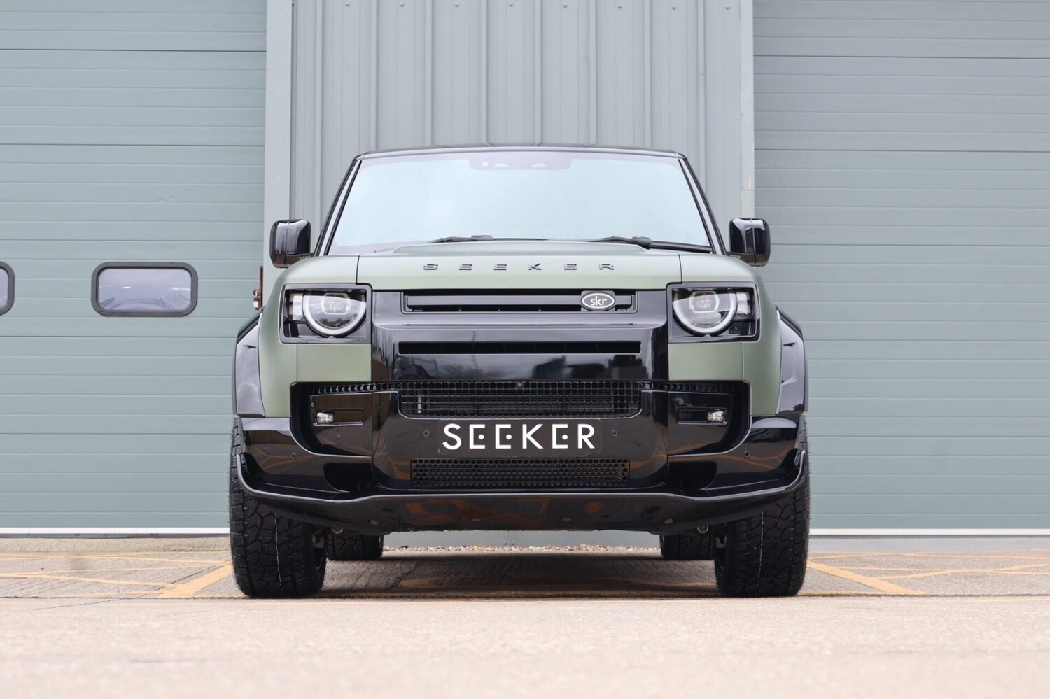 Used Land Rover Defender 110 2026 for sale - 77915550: Photo 2