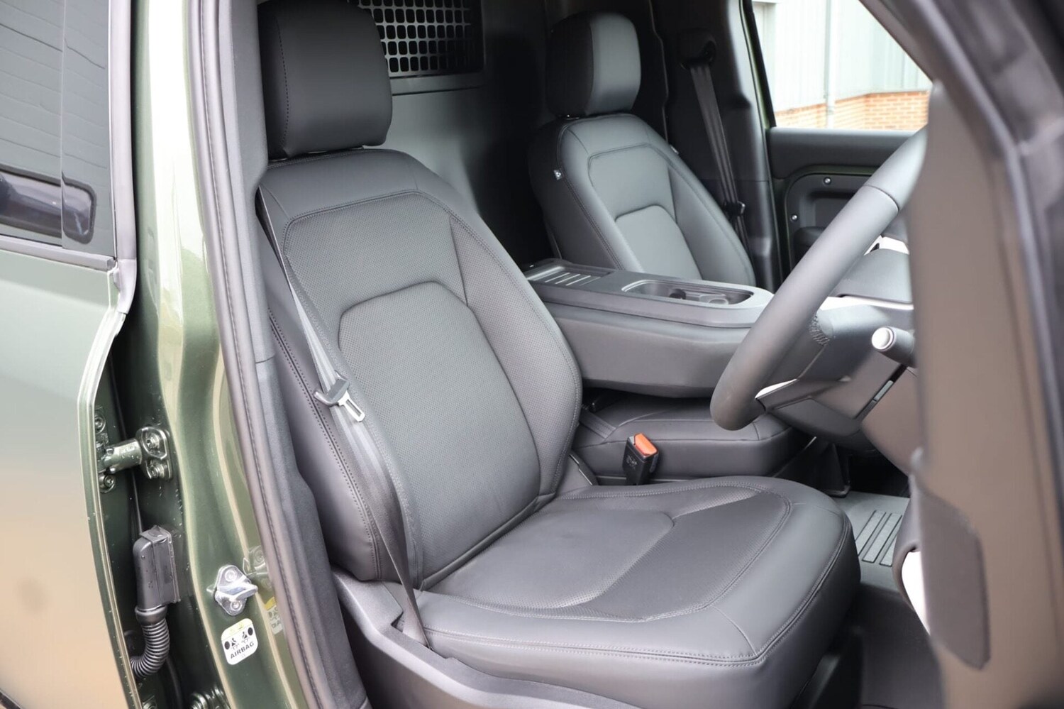 Used Land Rover Defender 110 2026 for sale - 77915550: Photo 20