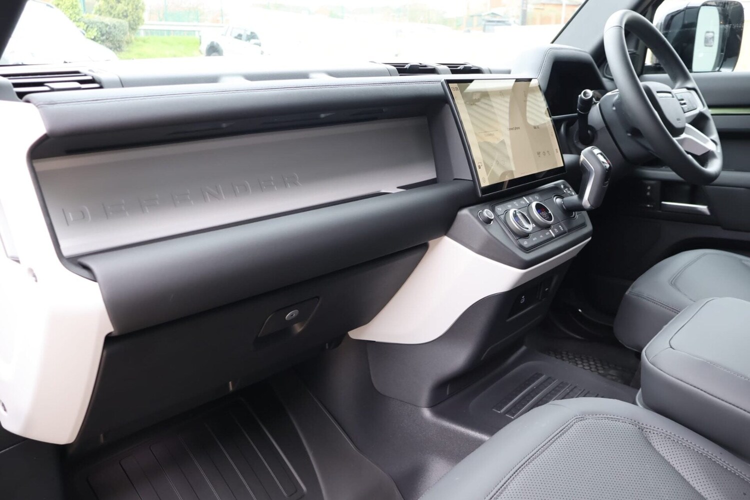 Used Land Rover Defender 110 2026 for sale - 77915550: Photo 24