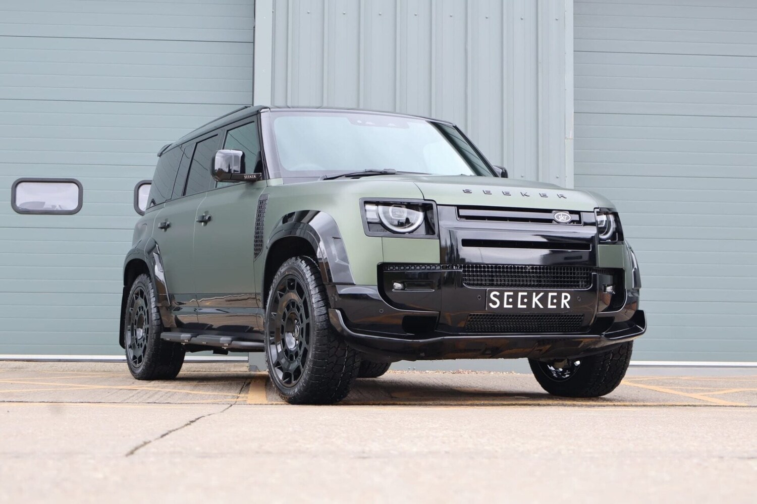 Used Land Rover Defender 110 2026 for sale - 77915550: Photo 3