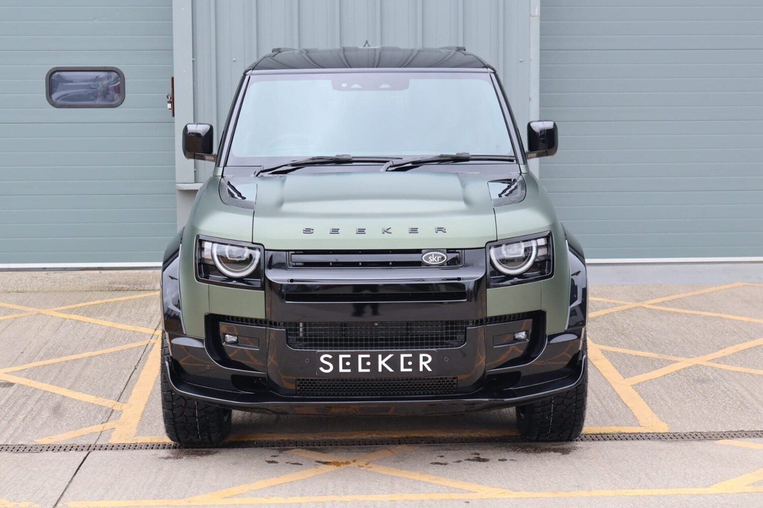 Used Land Rover Defender 110 2026 for sale - 77915550: Photo 4