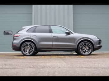 Used Porsche Cayenne 2023 for sale - 74817537: Photo