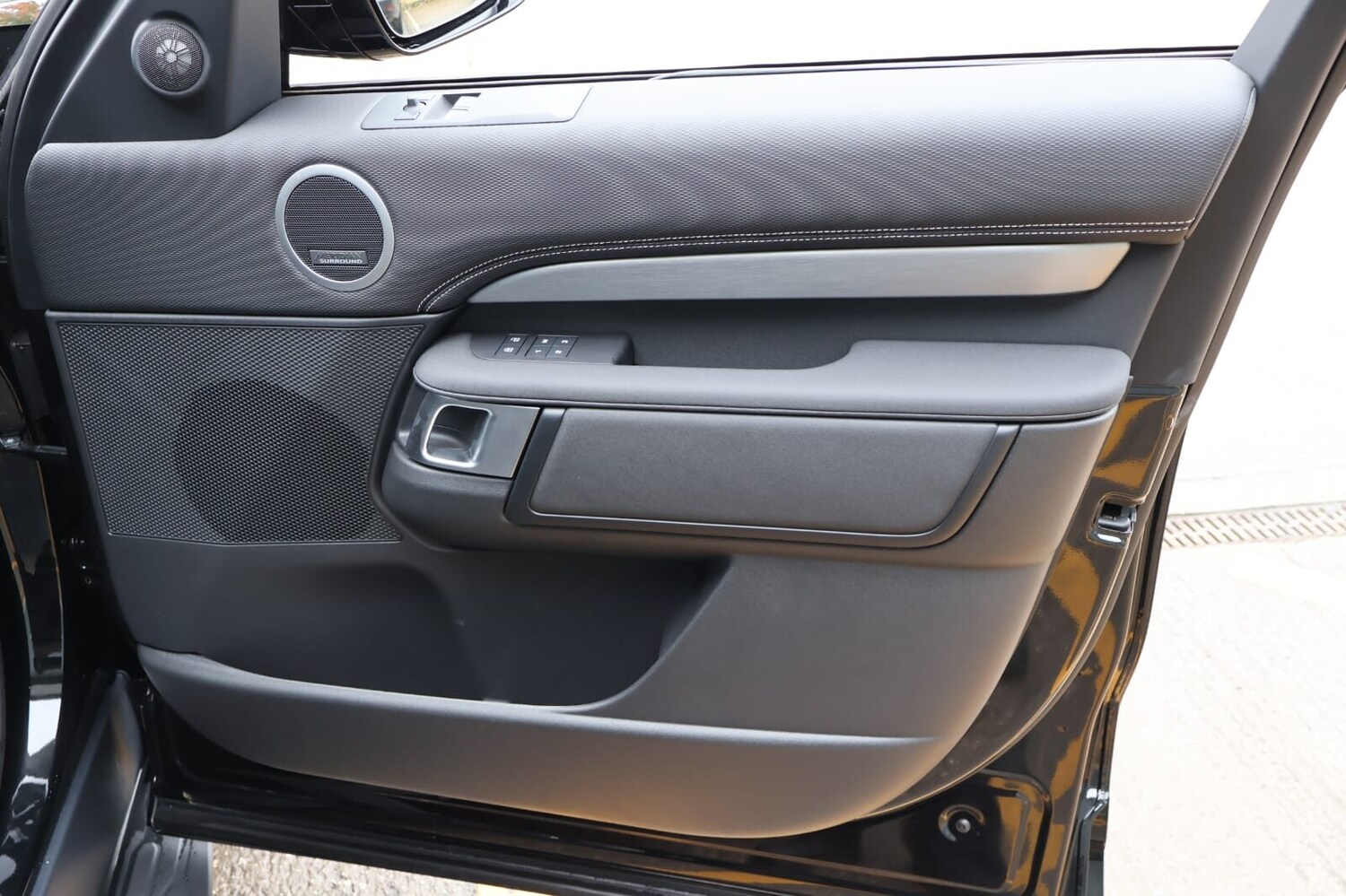 Used Land Rover Discovery 2025 for sale - 76263349: Photo 14