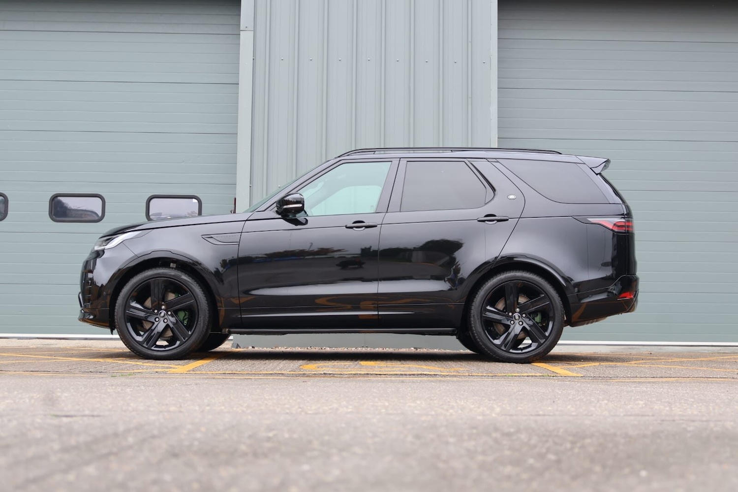 Used Land Rover Discovery 2025 for sale - 76263349: Photo 5