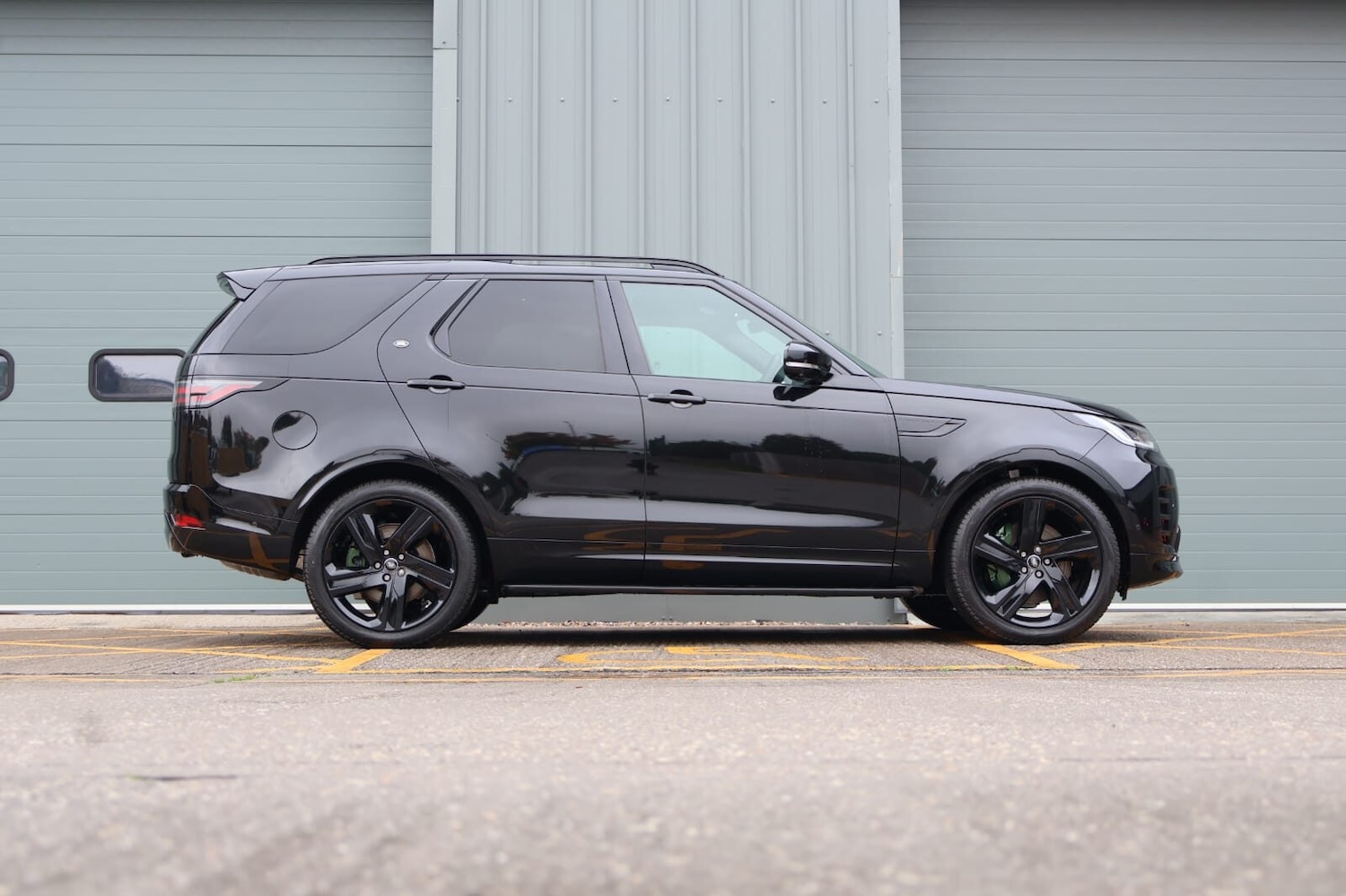 Used Land Rover Discovery 2025 for sale - 76263349: Photo 6