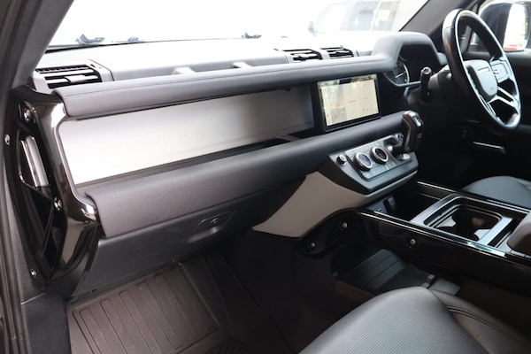 Used Land Rover Defender 90 2022 for sale - 75426372: Photo 24