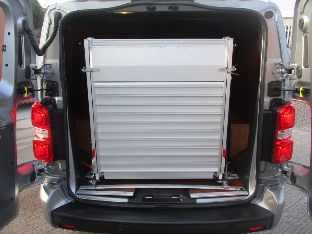 Used Vauxhall Vivaro 2022 for sale - 77384585: Photo 2