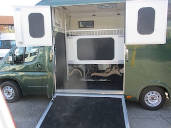 Used Peugeot Boxer 2018 for sale - 76056866: Photo
