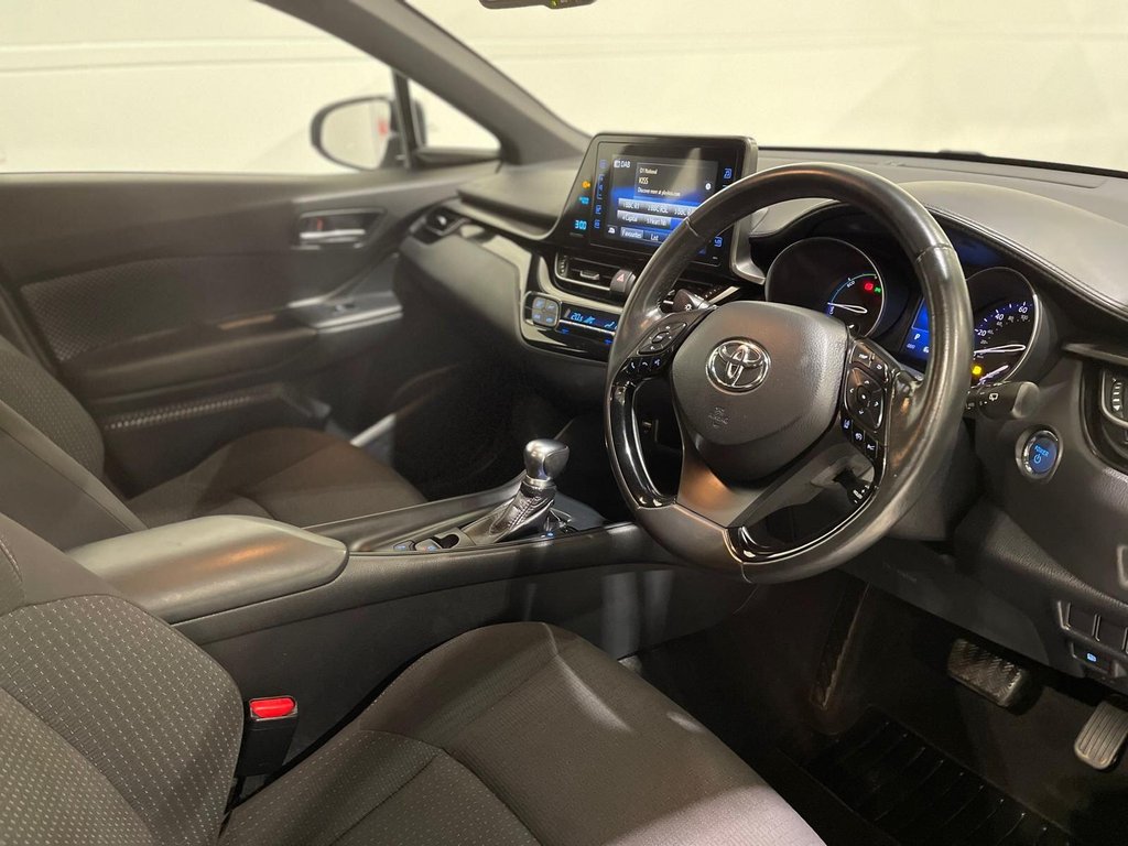 Used Toyota C-HR 2017 for sale - 76923173: Photo 10