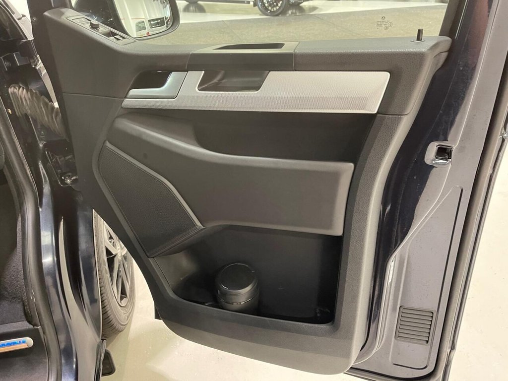 Used Volkswagen Caravelle 2018 for sale - 76481560: Photo 24