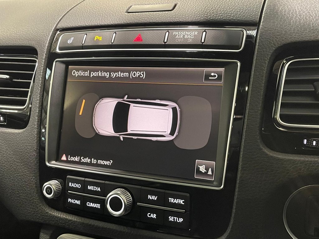 Used Volkswagen Touareg 2016 for sale - 76784179: Photo 14