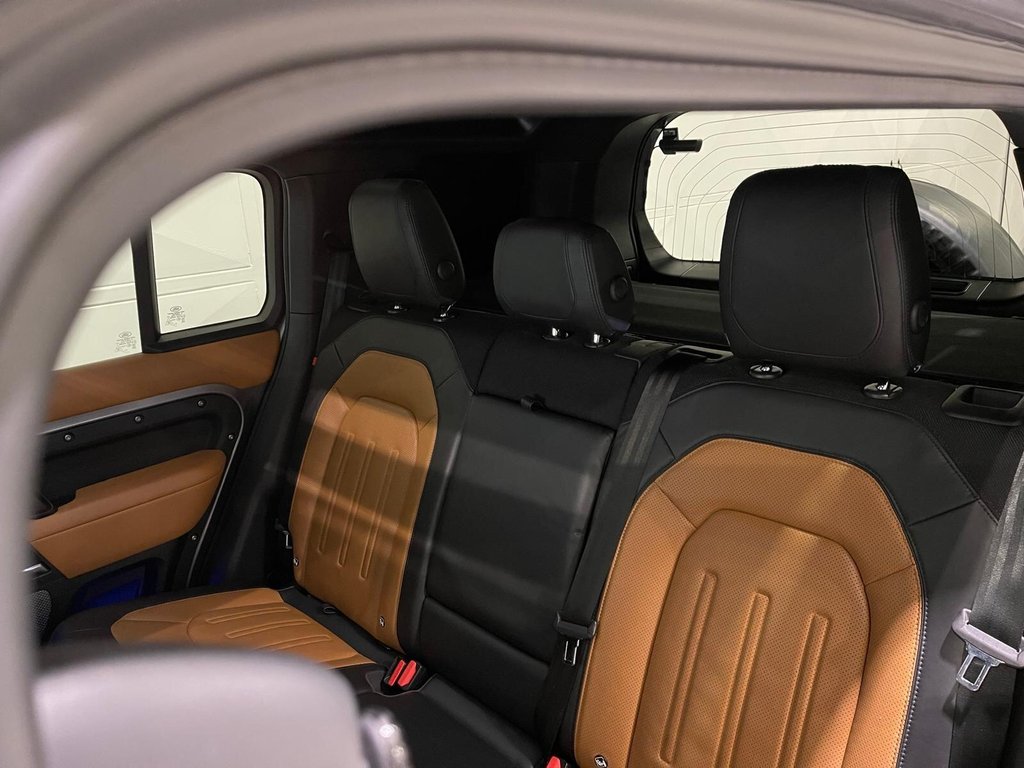 Used Land Rover Defender 110 2020 for sale - 77547217: Photo 41