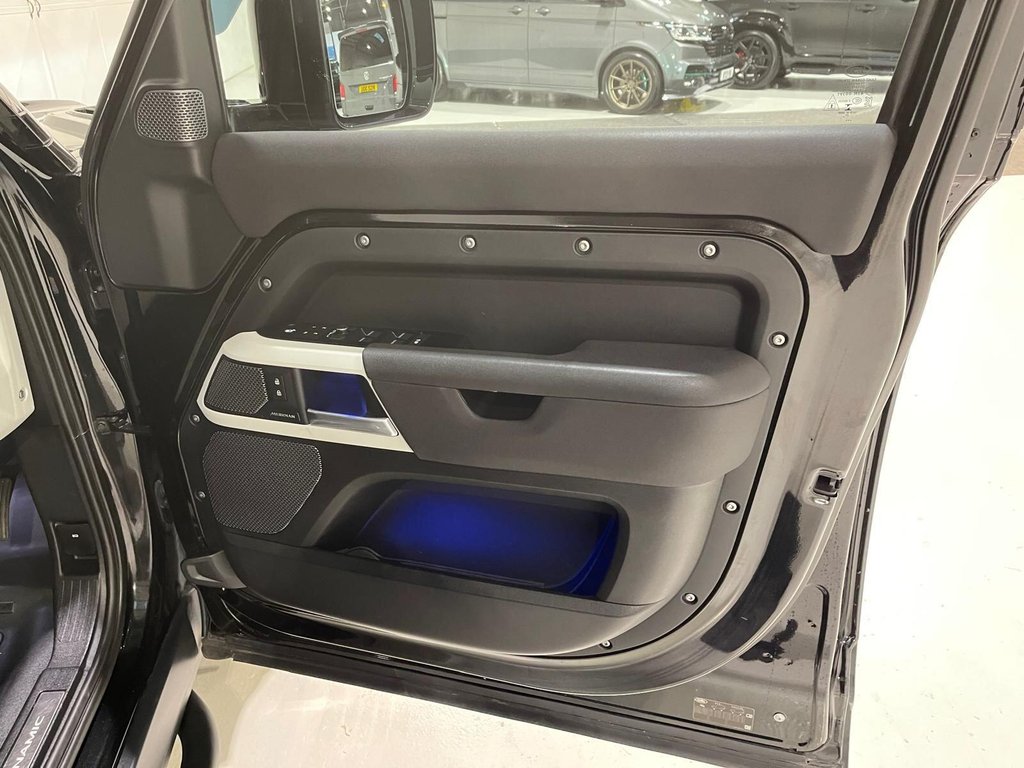 Used Land Rover Defender 110 2022 for sale - 77631532: Photo 28