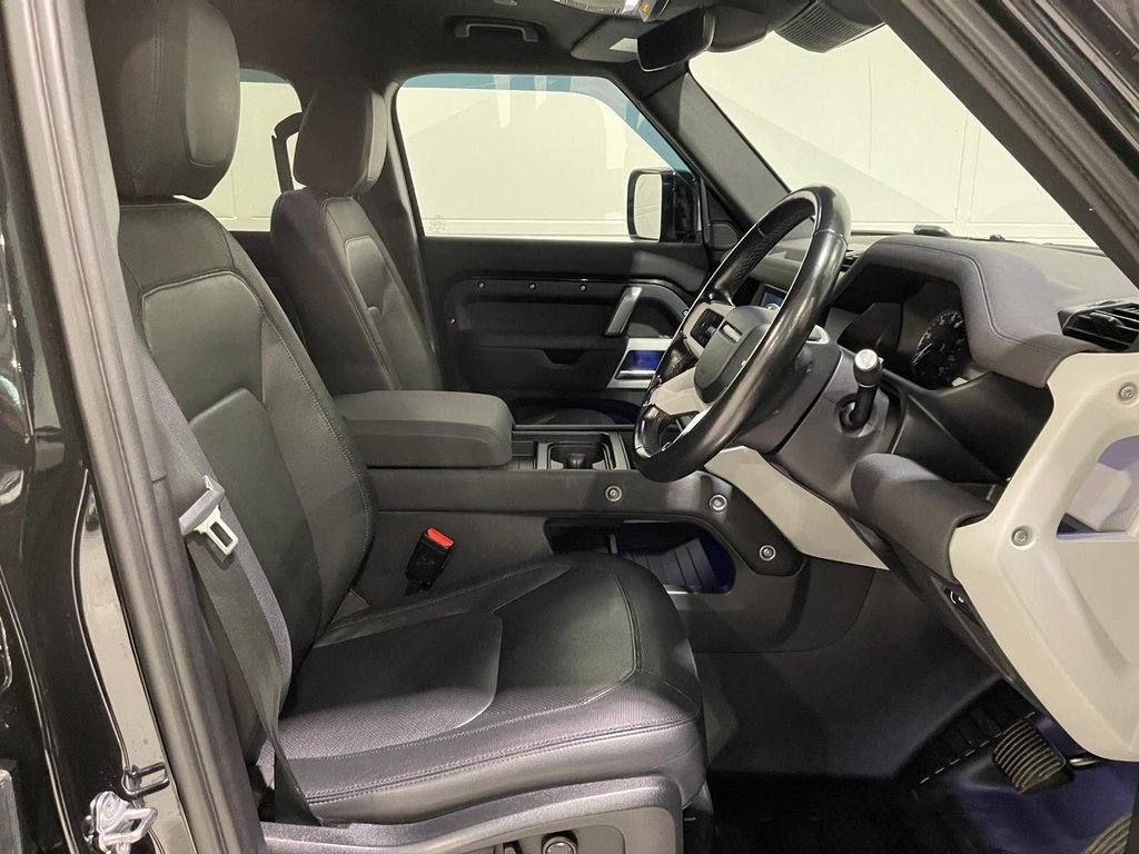 Used Land Rover Defender 110 2022 for sale - 77631532: Photo 32