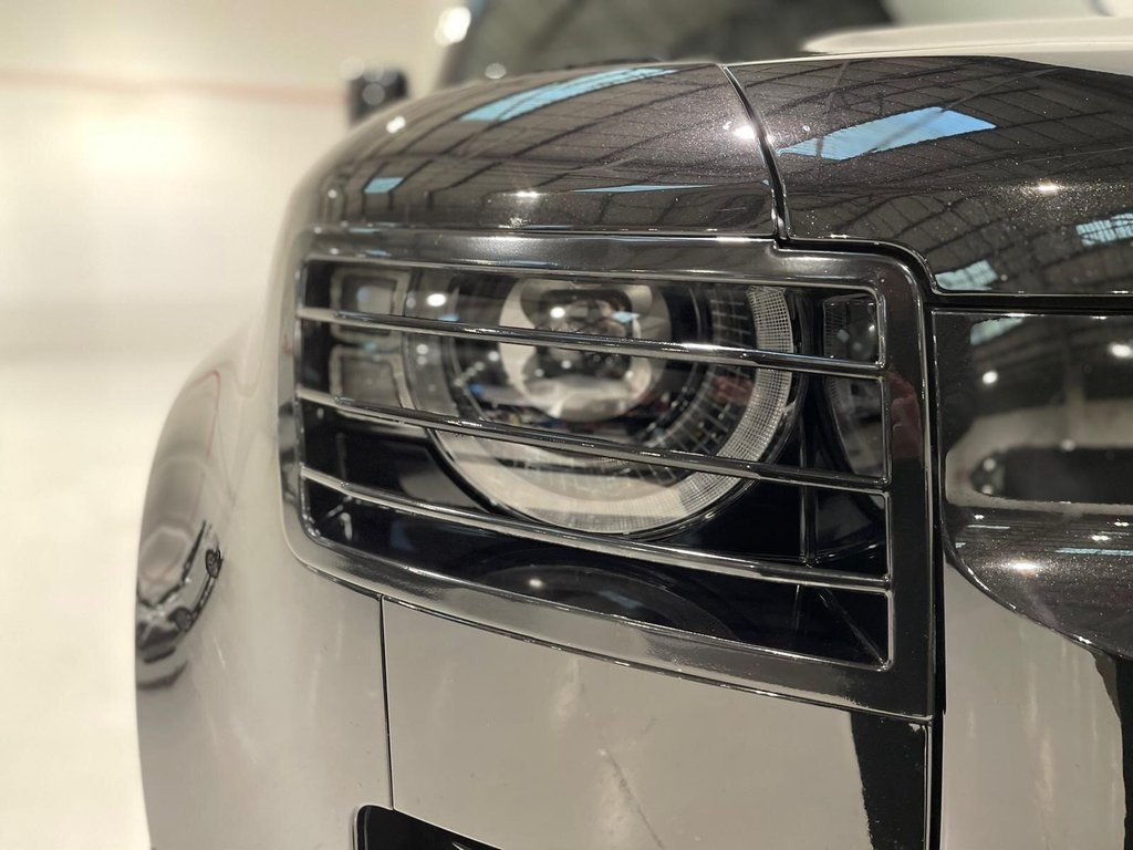 Used Land Rover Defender 110 2022 for sale - 77631532: Photo 45