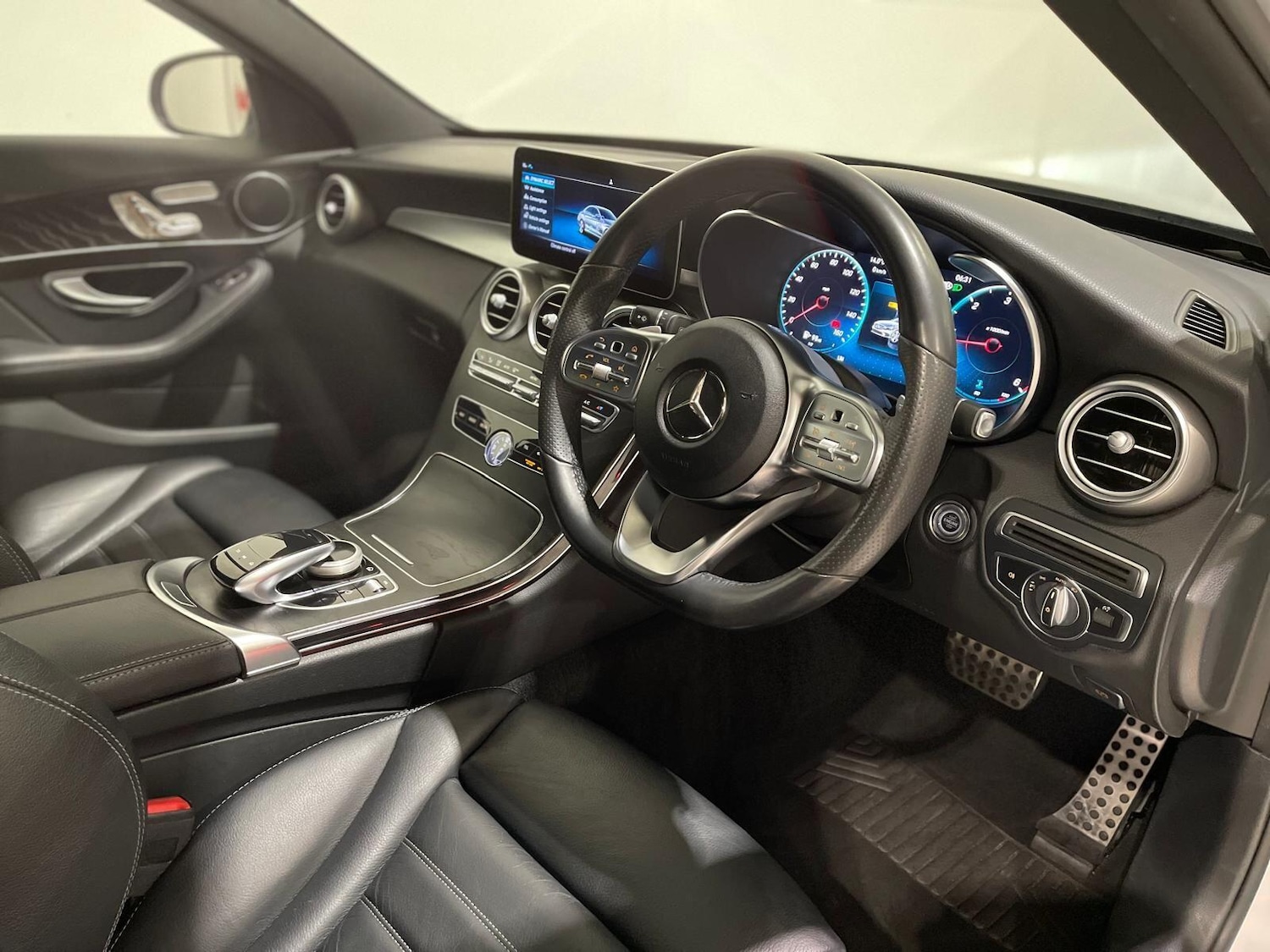 Used Mercedes-Benz C Class 2020 for sale - 76398437: Photo 10