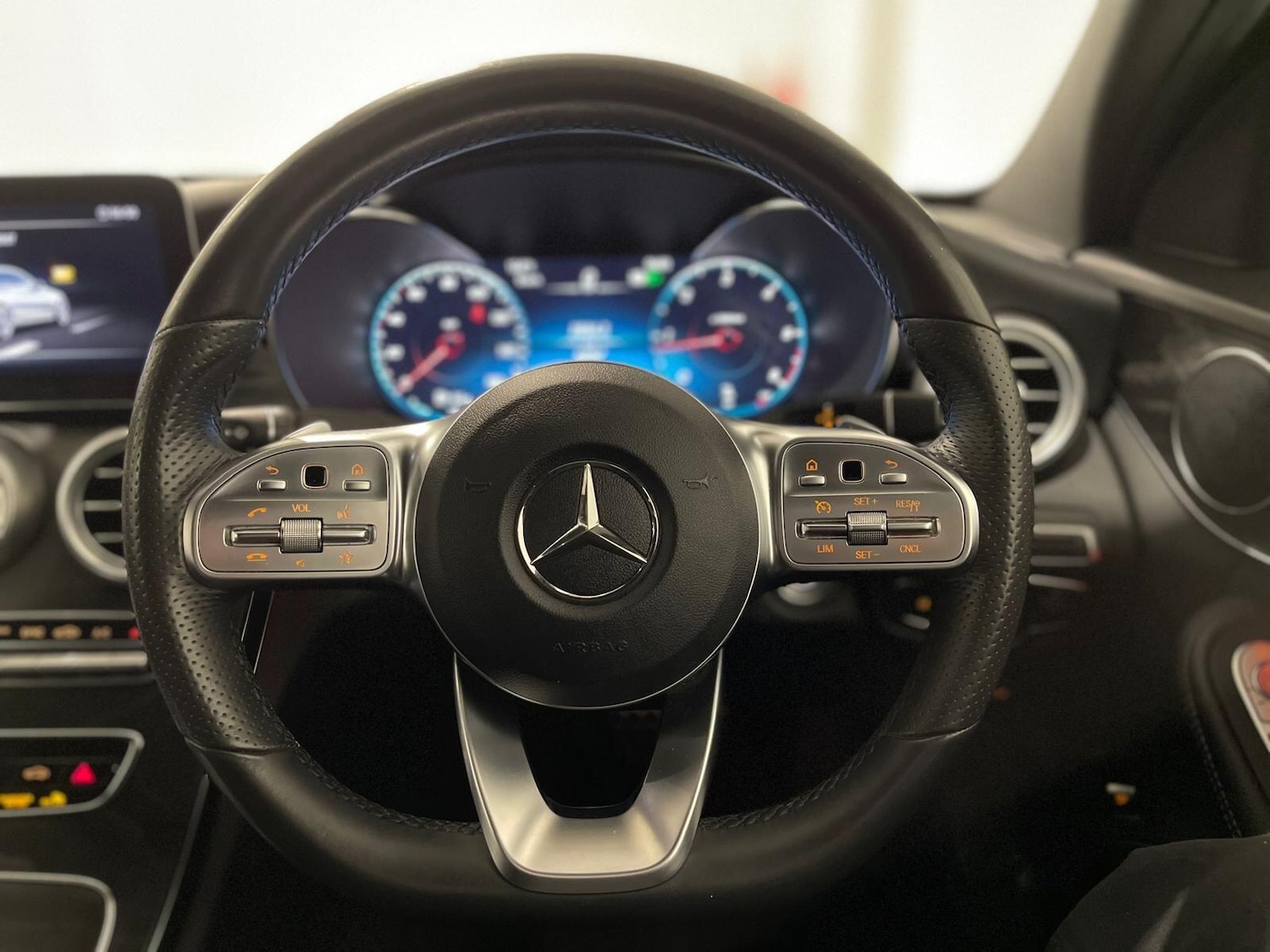 Used Mercedes-Benz C Class 2020 for sale - 76398437: Photo 11