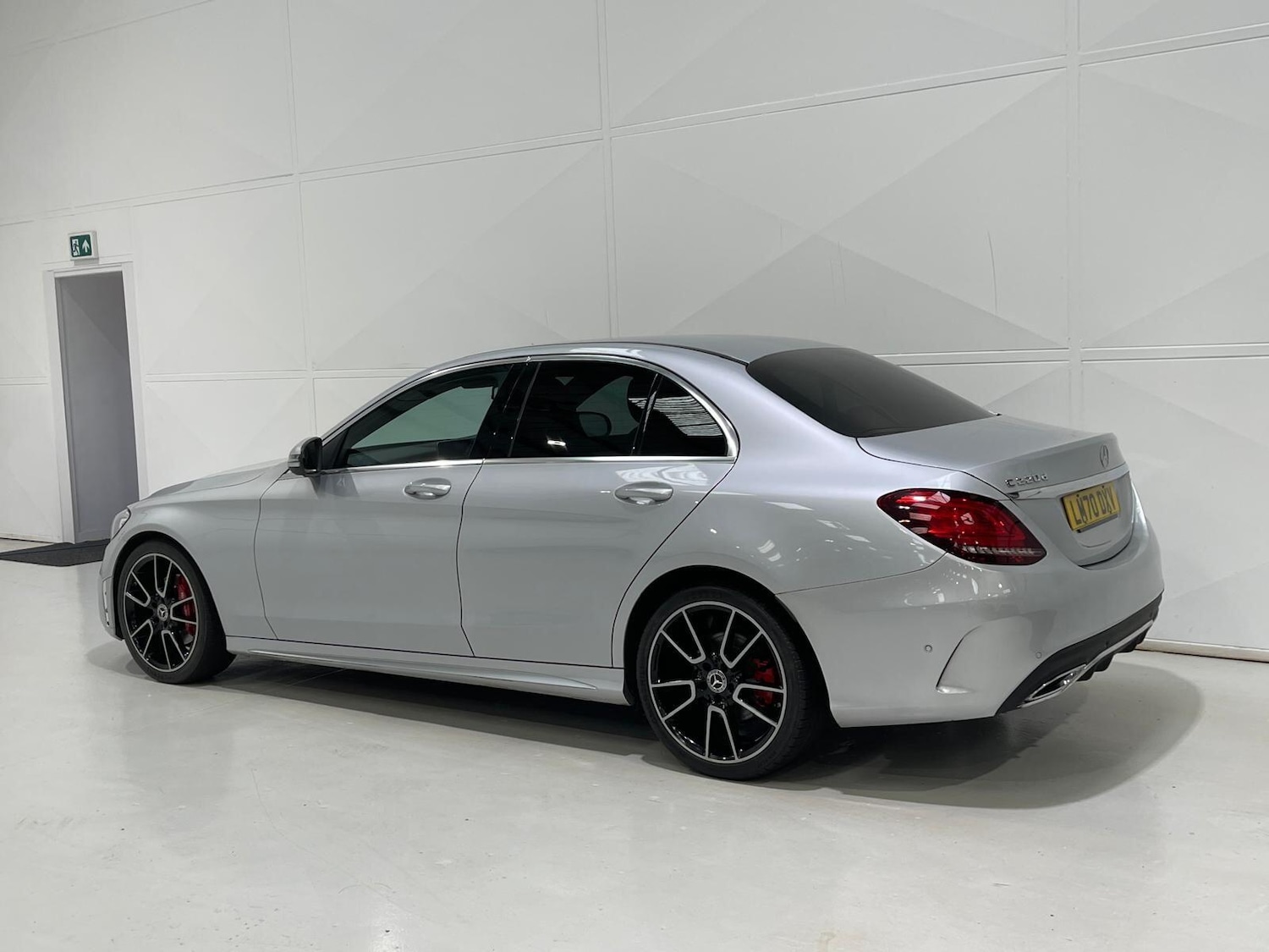 Used Mercedes-Benz C Class 2020 for sale - 76398437: Photo 5