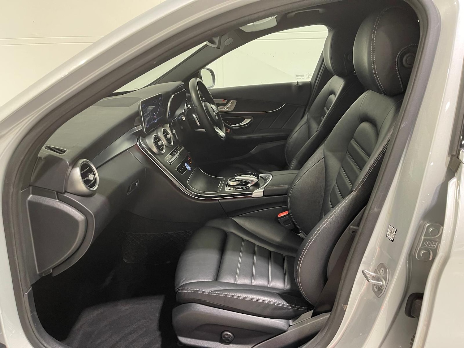 Used Mercedes-Benz C Class 2020 for sale - 76398437: Photo 89