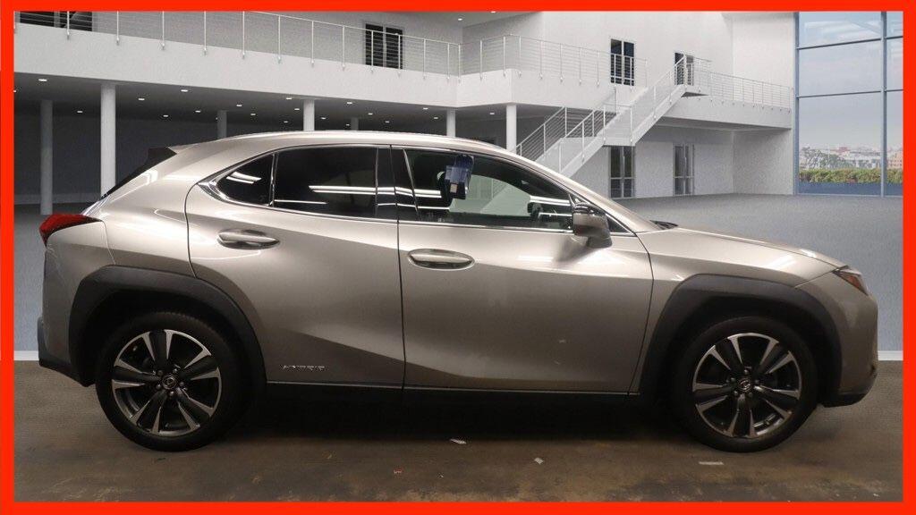 Used Lexus UX 2019 for sale - 76423237: Photo 2