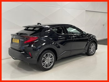 Used Toyota C-HR 2021 for sale - 76481505: Photo