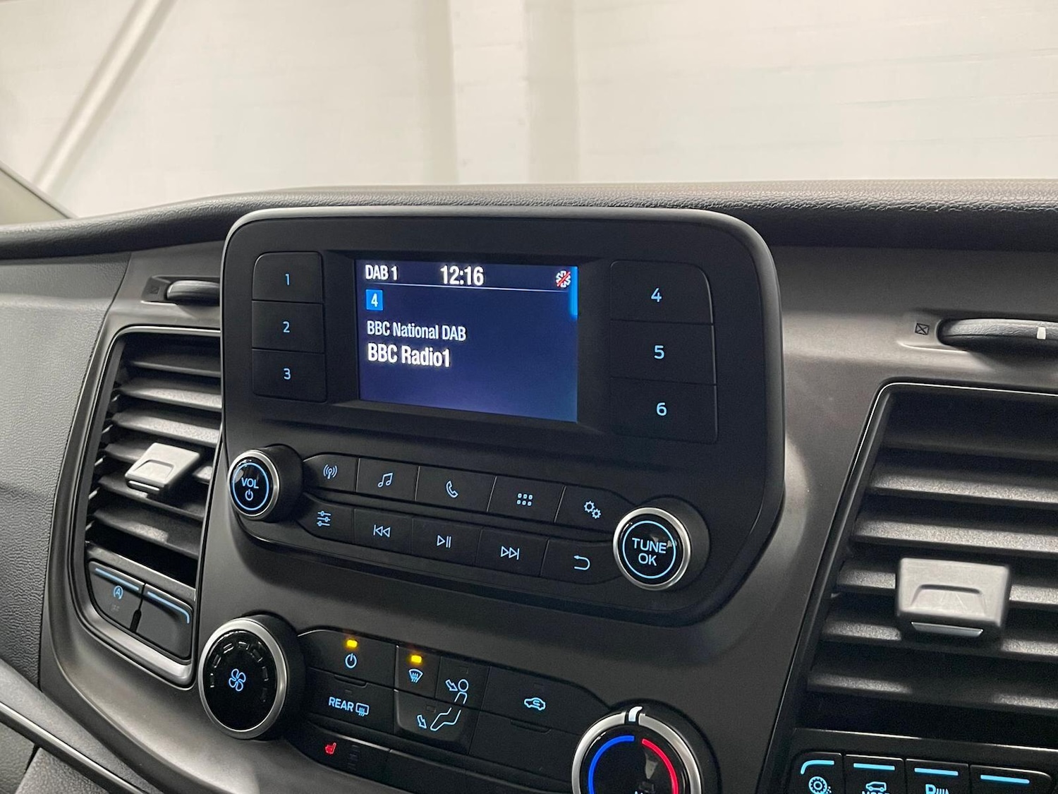 Used Ford Tourneo Custom 2020 for sale - 76398870: Photo 14