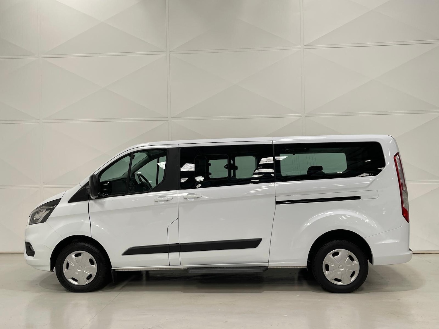 Used Ford Tourneo Custom 2020 for sale - 76398870: Photo 7