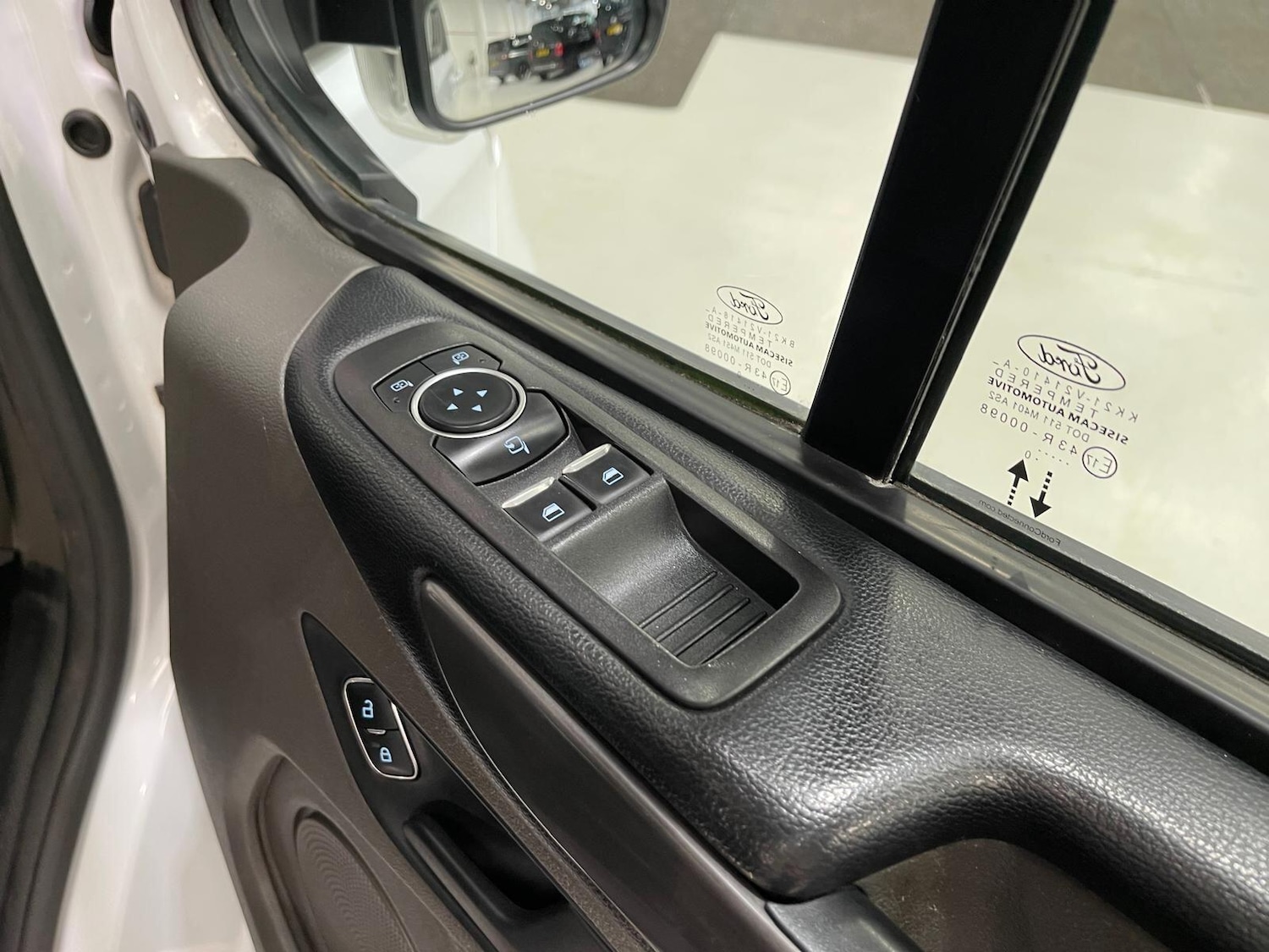 Used Ford Tourneo Custom 2020 for sale - 76398870: Photo 77