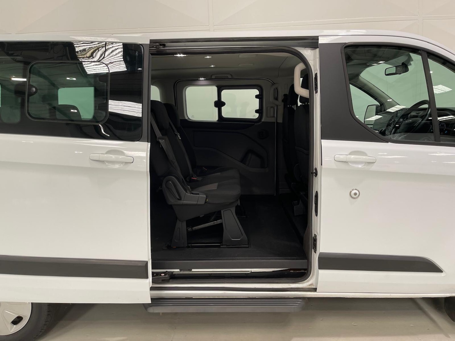 Used Ford Tourneo Custom 2020 for sale - 76398870: Photo 84