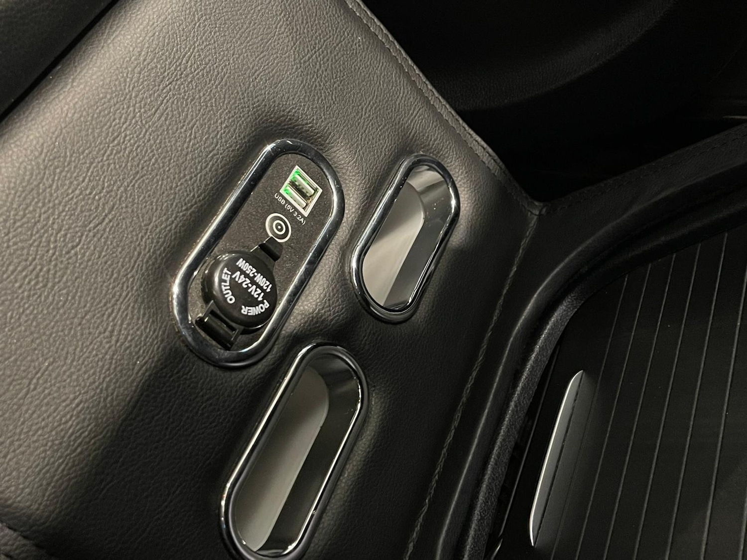 Used Mercedes-Benz V-Class 2019 for sale - 76398298: Photo 22