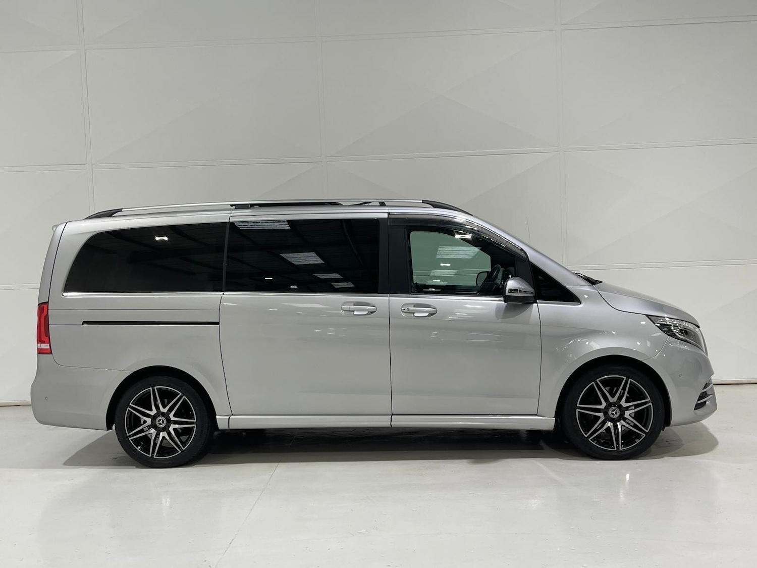 Used Mercedes-Benz V-Class 2019 for sale - 76398298: Photo 62