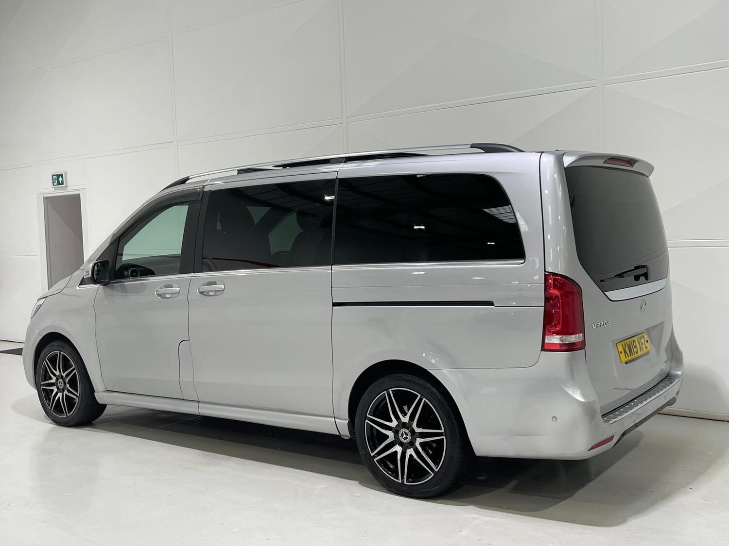 Used Mercedes-Benz V-Class 2019 for sale - 76398298: Photo 65