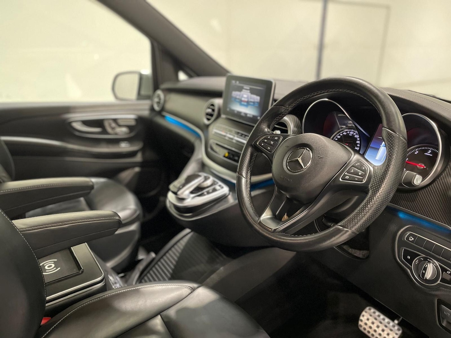 Used Mercedes-Benz V-Class 2019 for sale - 76398298: Photo 70