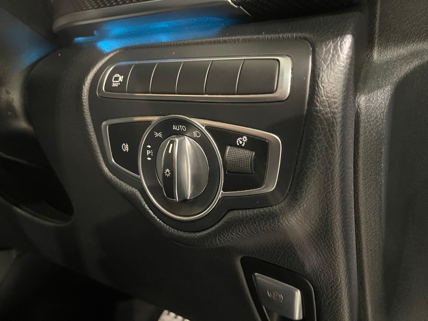 Used Mercedes-Benz V-Class 2019 for sale - 76398298: Photo 84