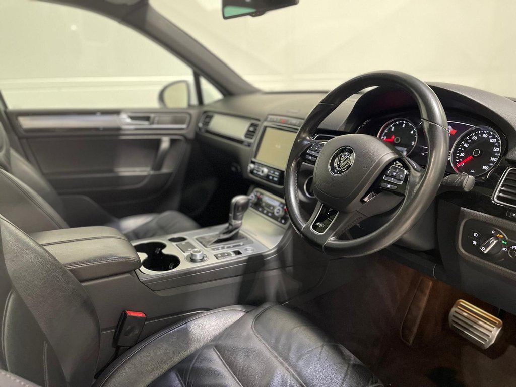 Used Volkswagen Touareg 2016 for sale - 76923137: Photo 11