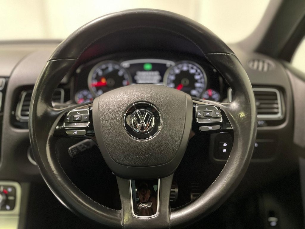 Used Volkswagen Touareg 2016 for sale - 76923137: Photo 12