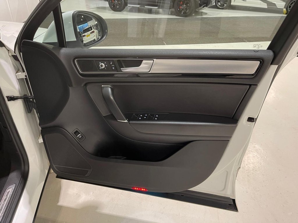 Used Volkswagen Touareg 2016 for sale - 76923137: Photo 26