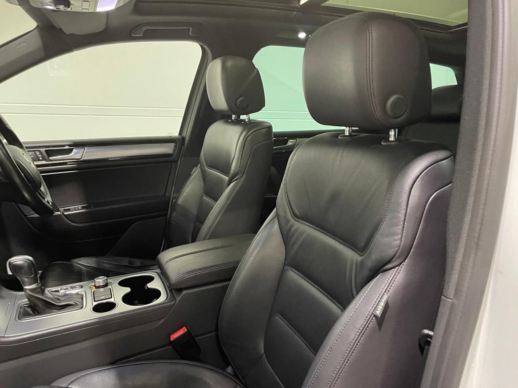 Used Volkswagen Touareg 2016 for sale - 76923137: Photo 34