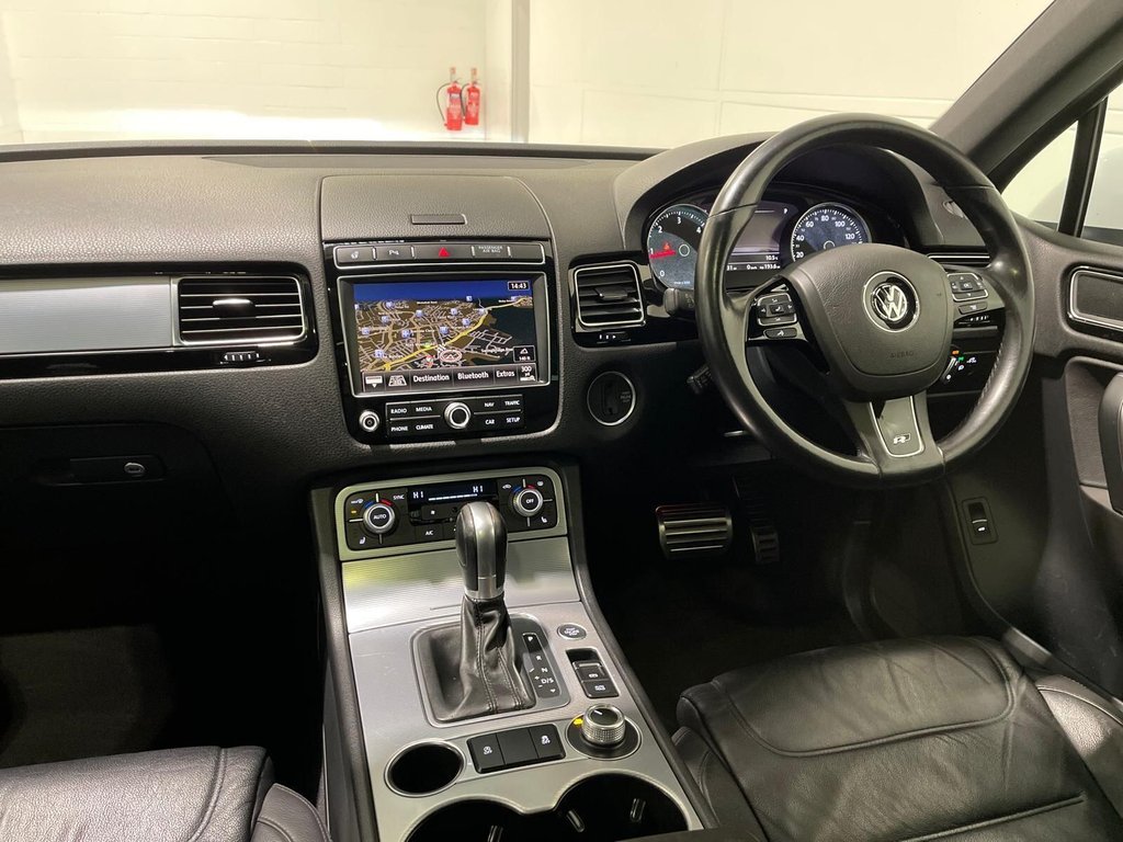 Used Volkswagen Touareg 2016 for sale - 76923137: Photo 35