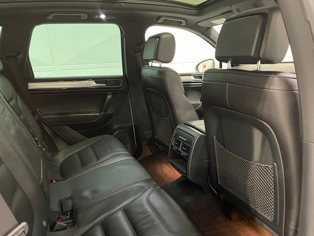 Used Volkswagen Touareg 2016 for sale - 76923137: Photo 36