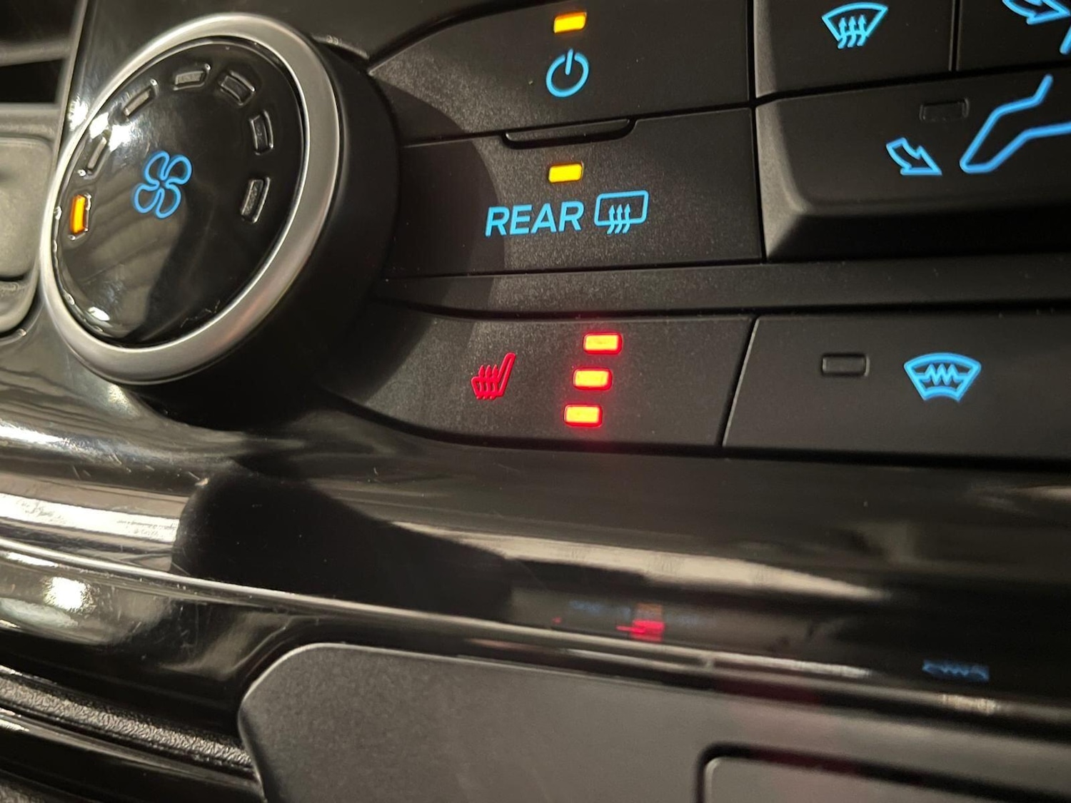 Used Ford Tourneo Custom 2018 for sale - 76398018: Photo 17